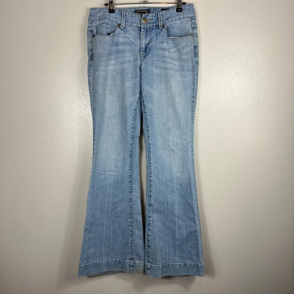 Seven7 Sexy Flare Jeans - Picture 2 of 6